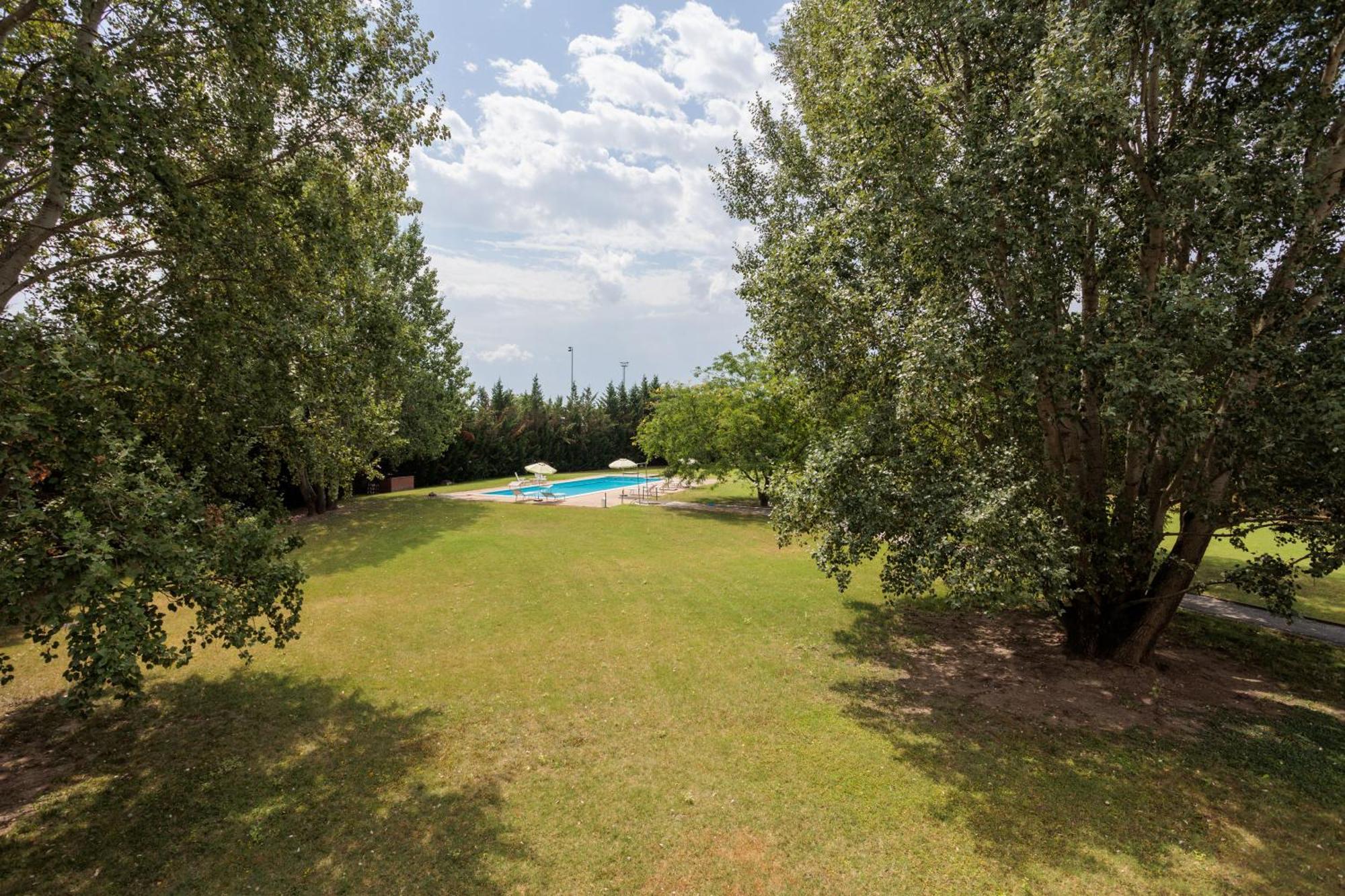 Eurhotel Fontevivo Екстериор снимка