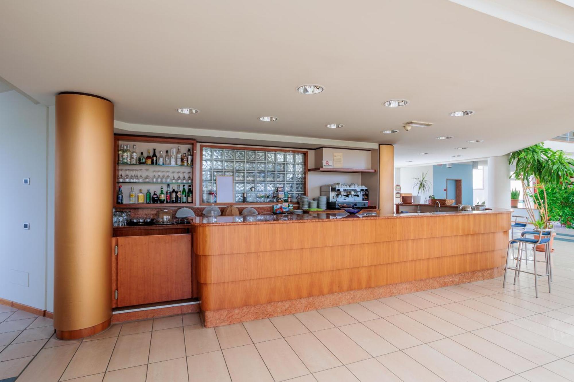 Eurhotel Fontevivo Екстериор снимка