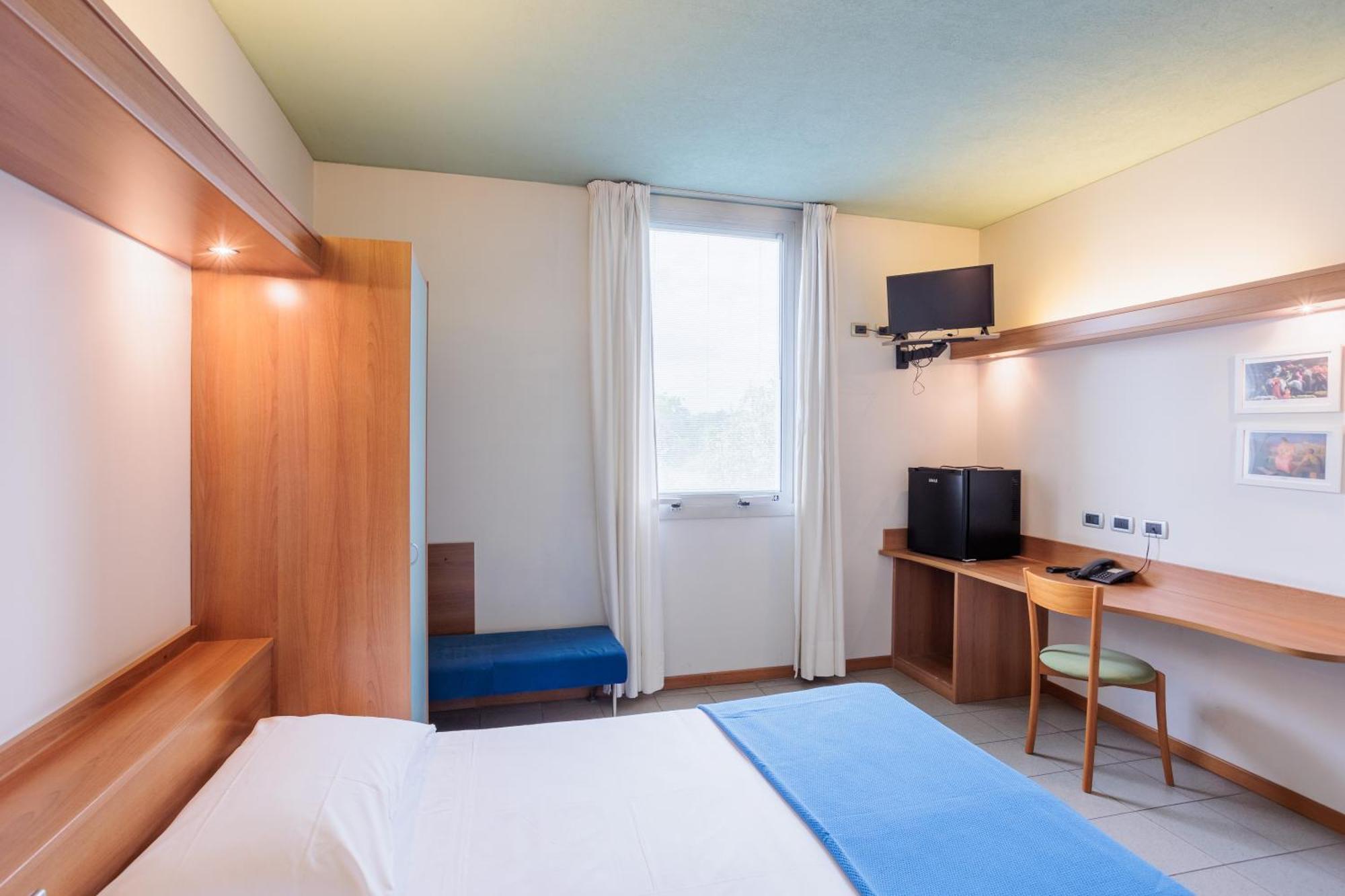 Eurhotel Fontevivo Екстериор снимка